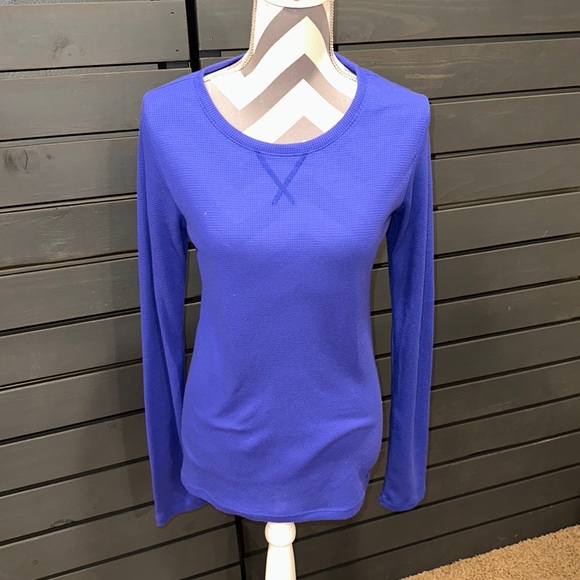 Under Armour fitted medium thermal purple top - Picture 1 of 7